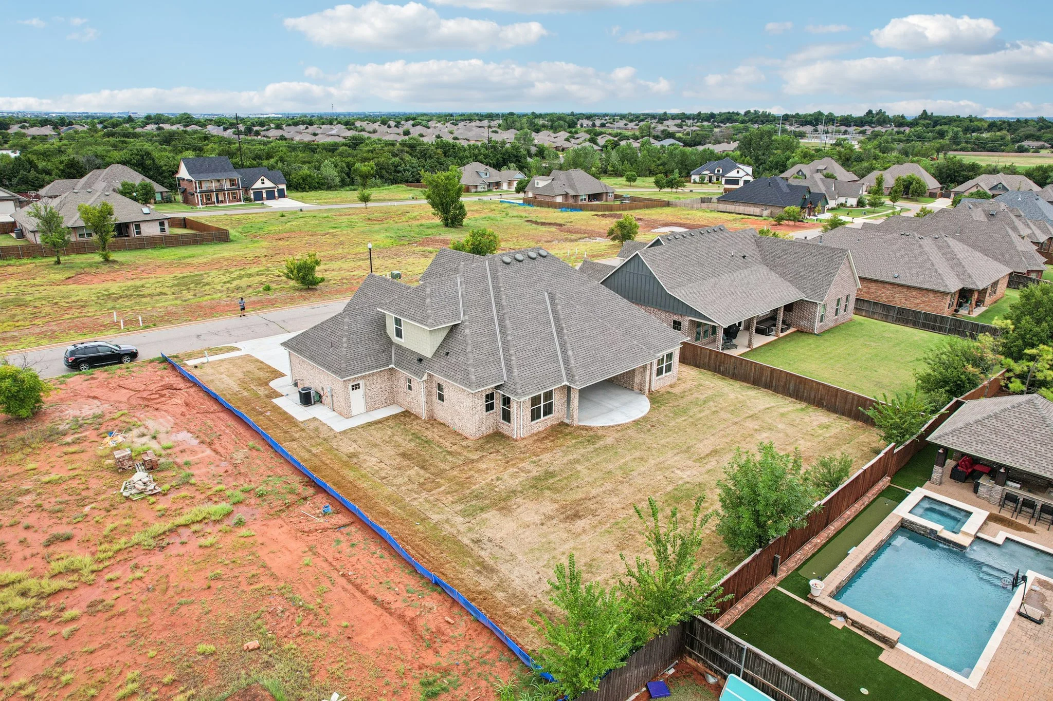 55-web-or-mls-Providence Dr-S2908-053.jpg