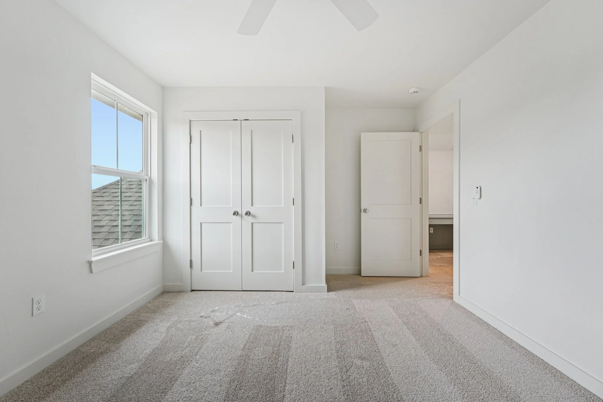 35-web-or-mls-Providence Dr-S2908-033.jpg