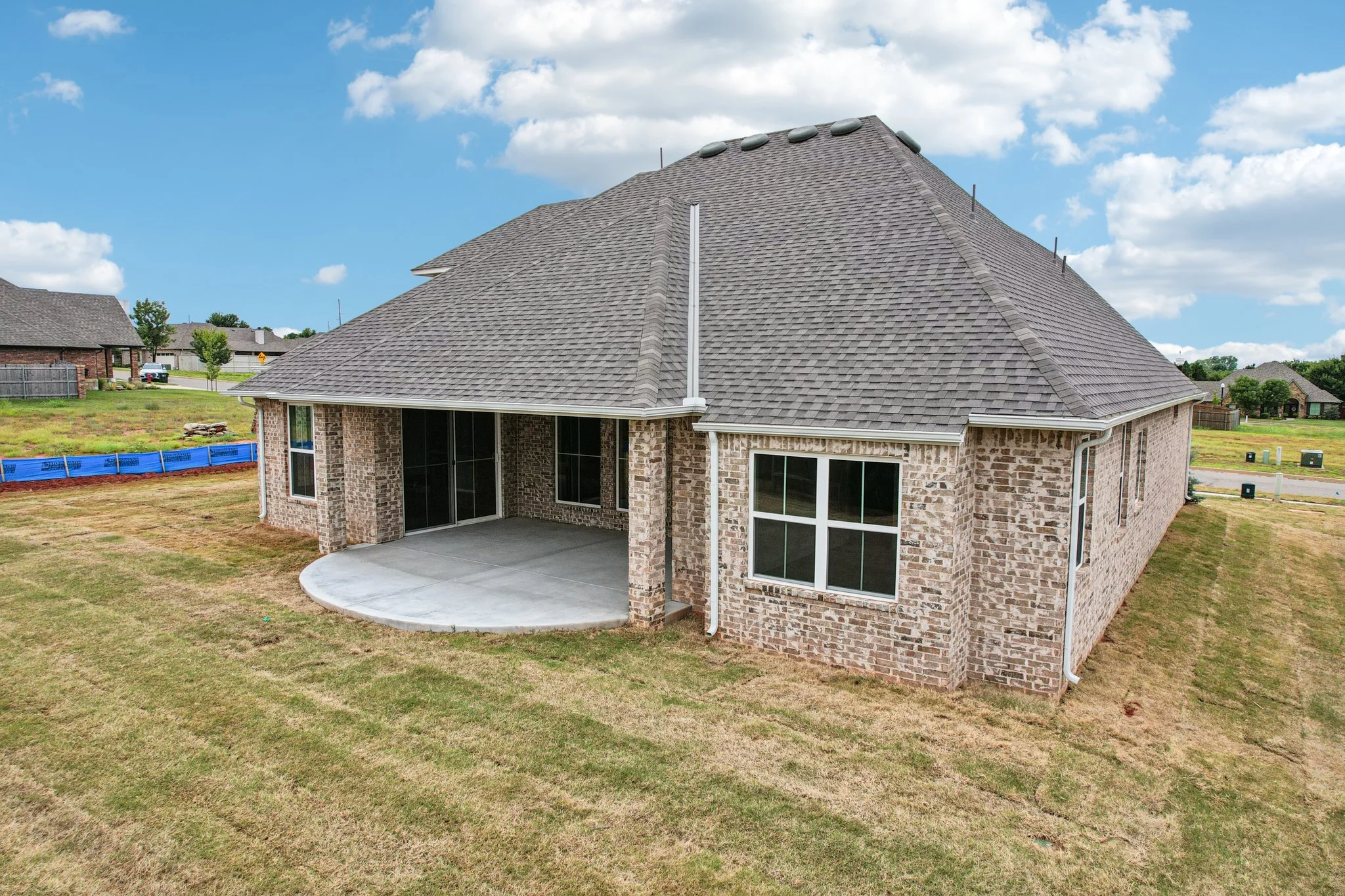 57-web-or-mls-Providence Dr-S2908-055.jpg