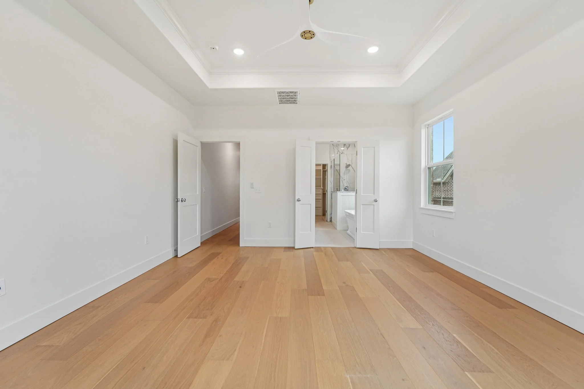 28-web-or-mls-Providence Dr-S2908-026.jpg