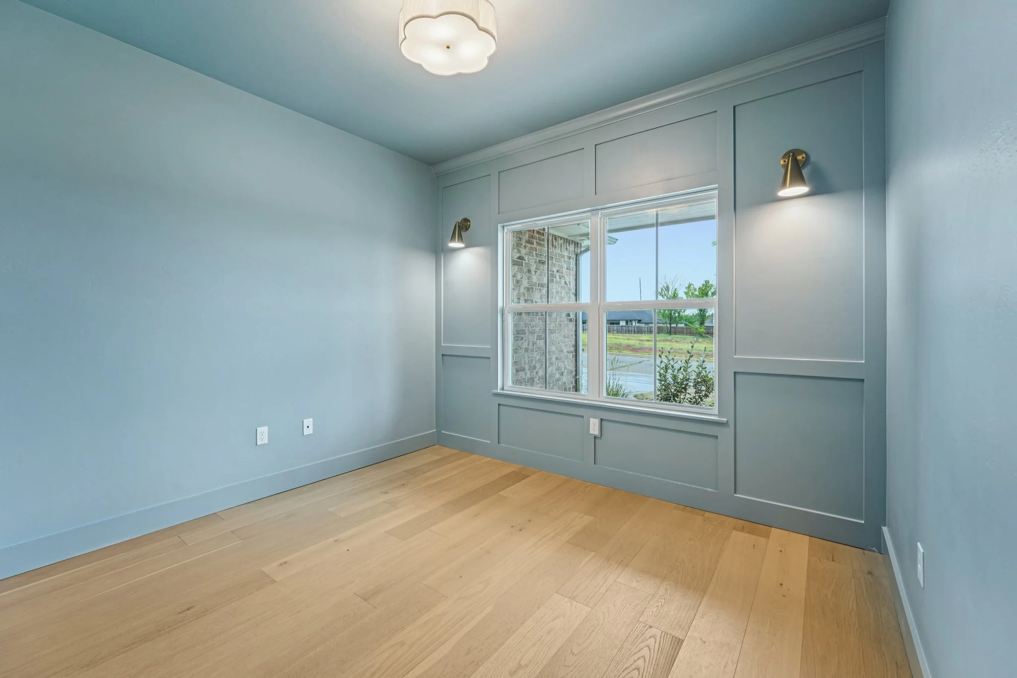 19-web-or-mls-Providence Dr-S2908-017.jpg