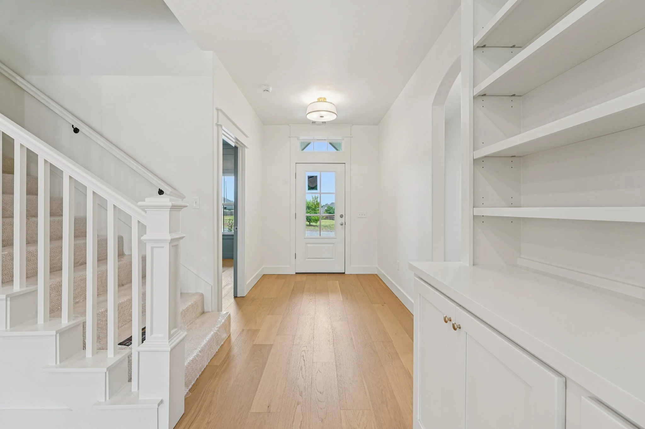 8-web-or-mls-Providence Dr-S2908-006.jpg