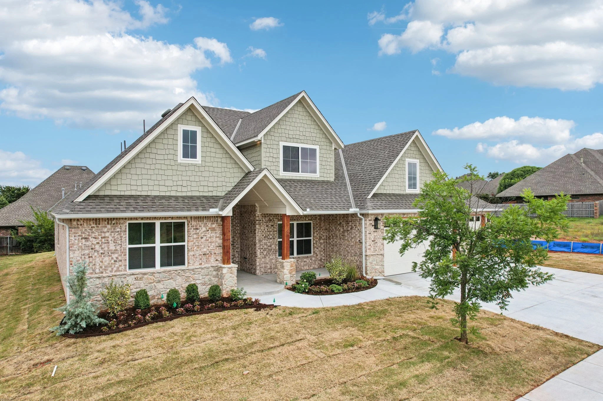47-web-or-mls-Providence Dr-S2908-045.jpg