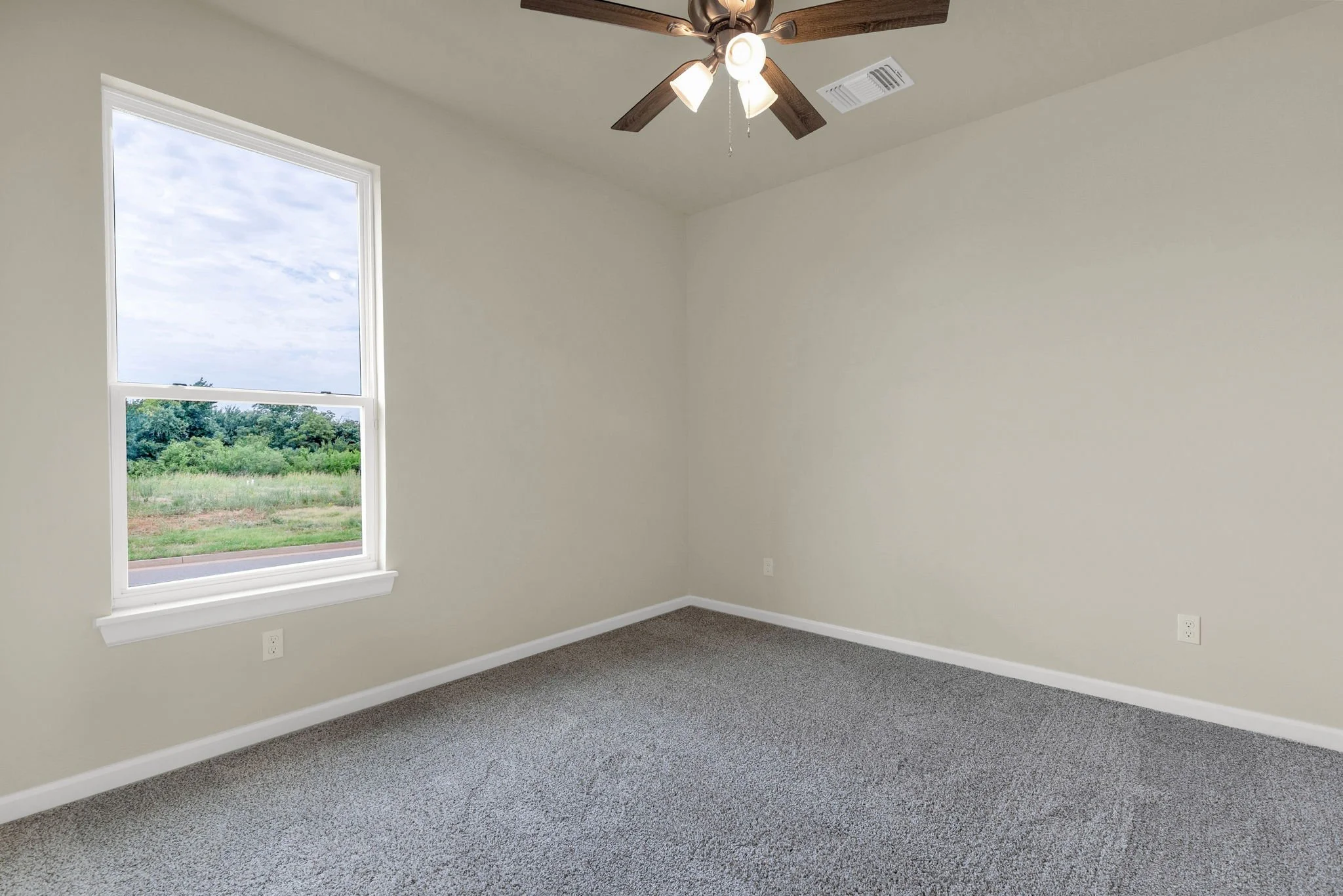 25-web-or-mls-Photo-25.jpg