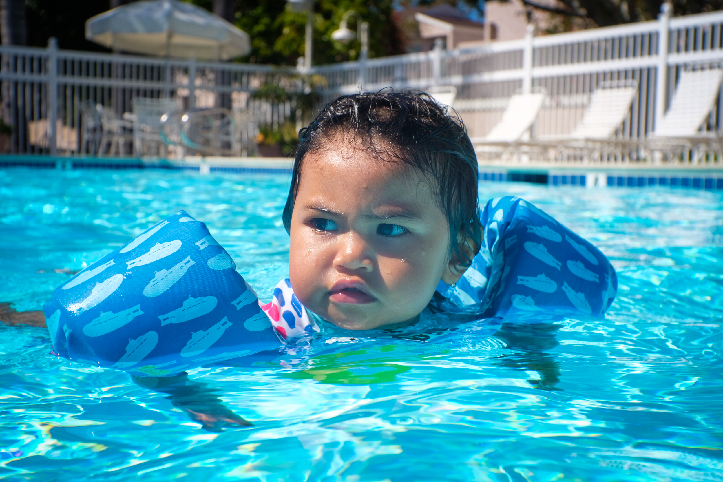 Anaïs is chilling in the pool