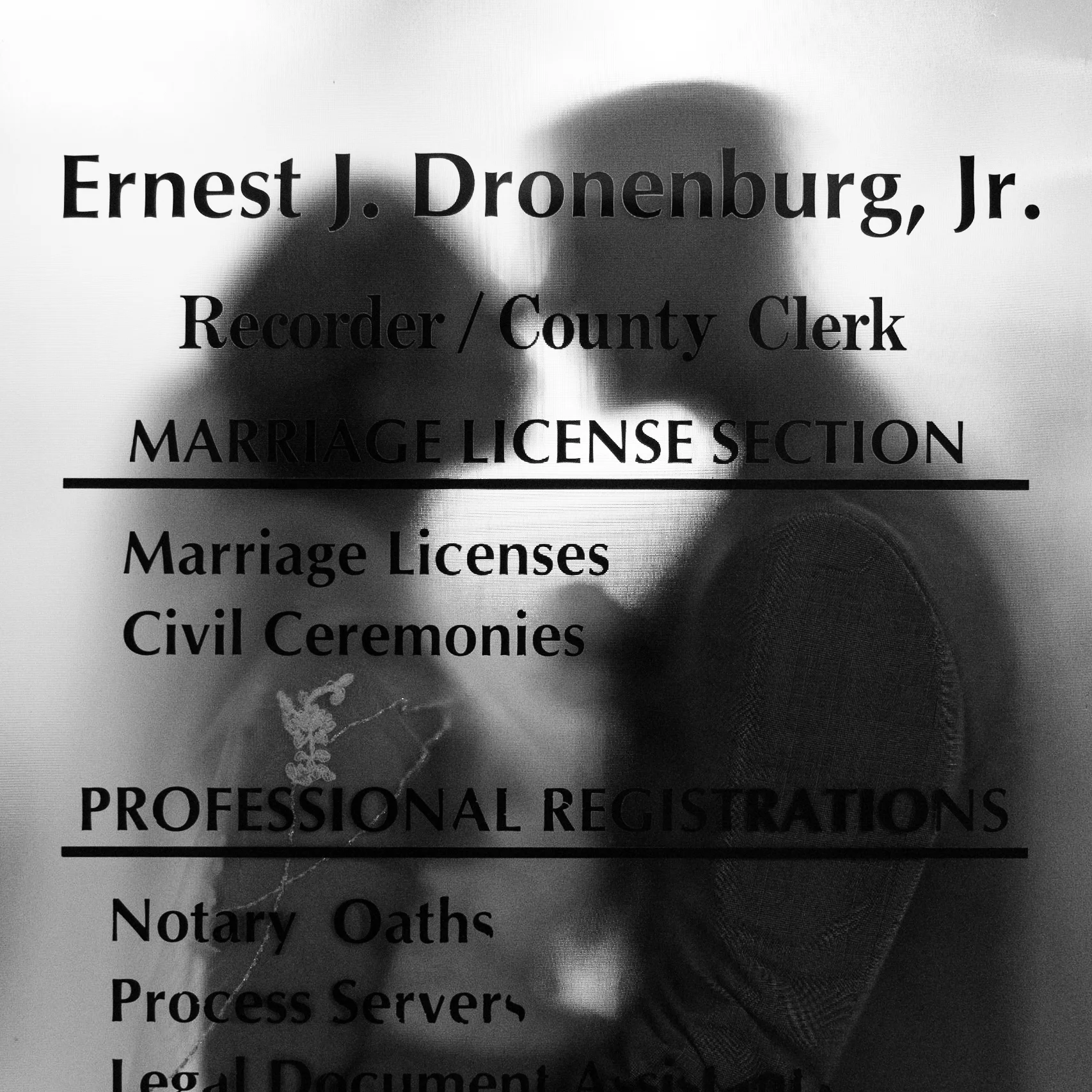 What are the different styles of wedding photography?