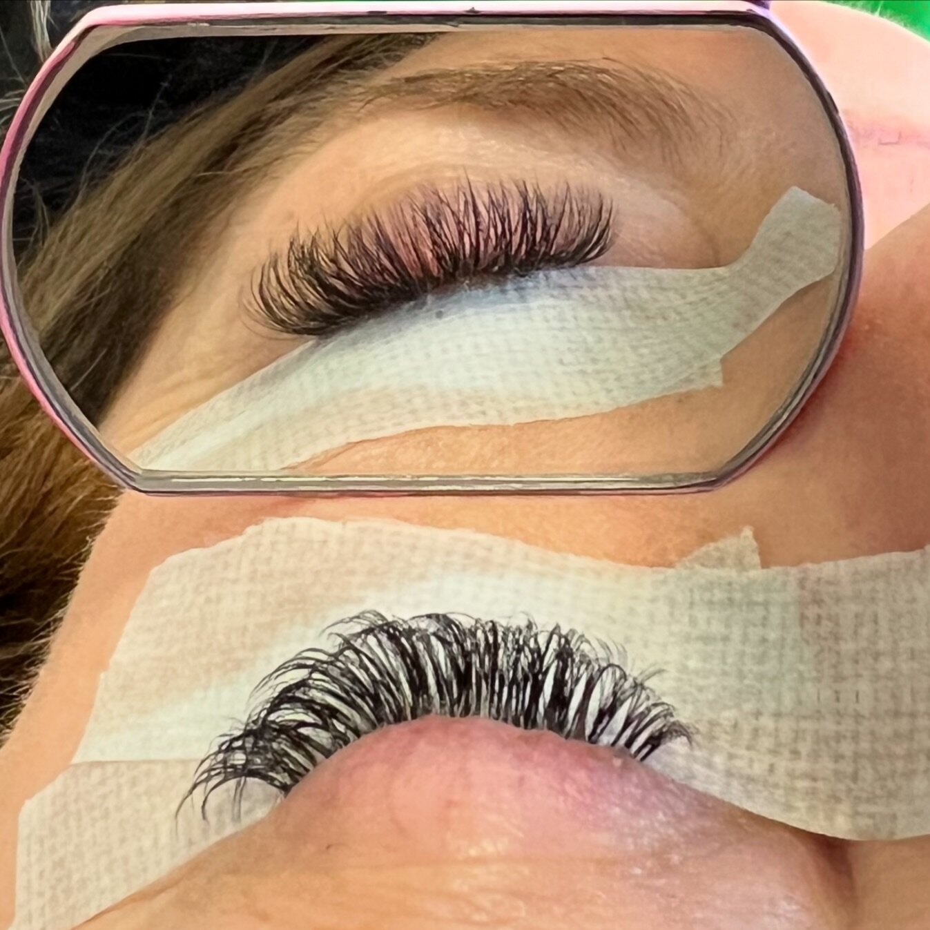 Loving this hybrid set done today! She is Costa Rica ready! 🌴🌴🌴 

Lash extensions are perfect for vacations especially when it&rsquo;s hot and you will be in and out of the water! No makeup needed! 
#lashes #hybridlashes #vacationready #lashextens