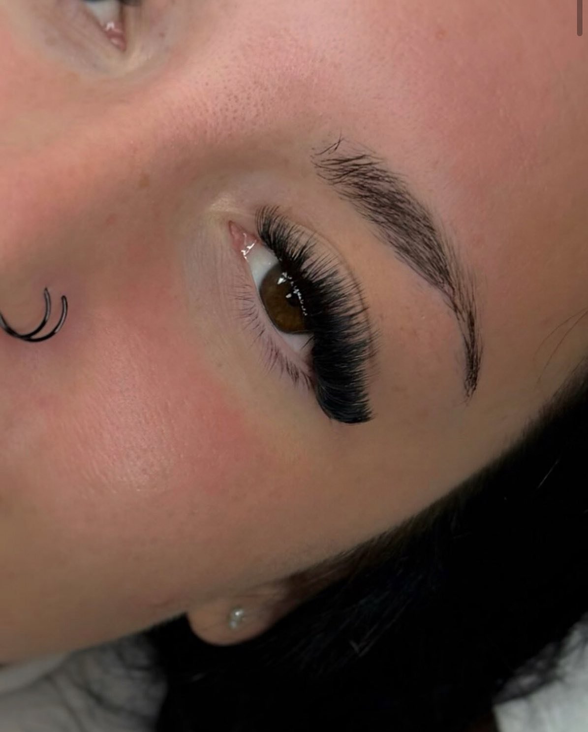 From our lash artist Shelby 🖤

@shelby.sgbeauty 

#lashes #lashextensions #olympialashes #volumelashes #sweetgrassbeautyllc