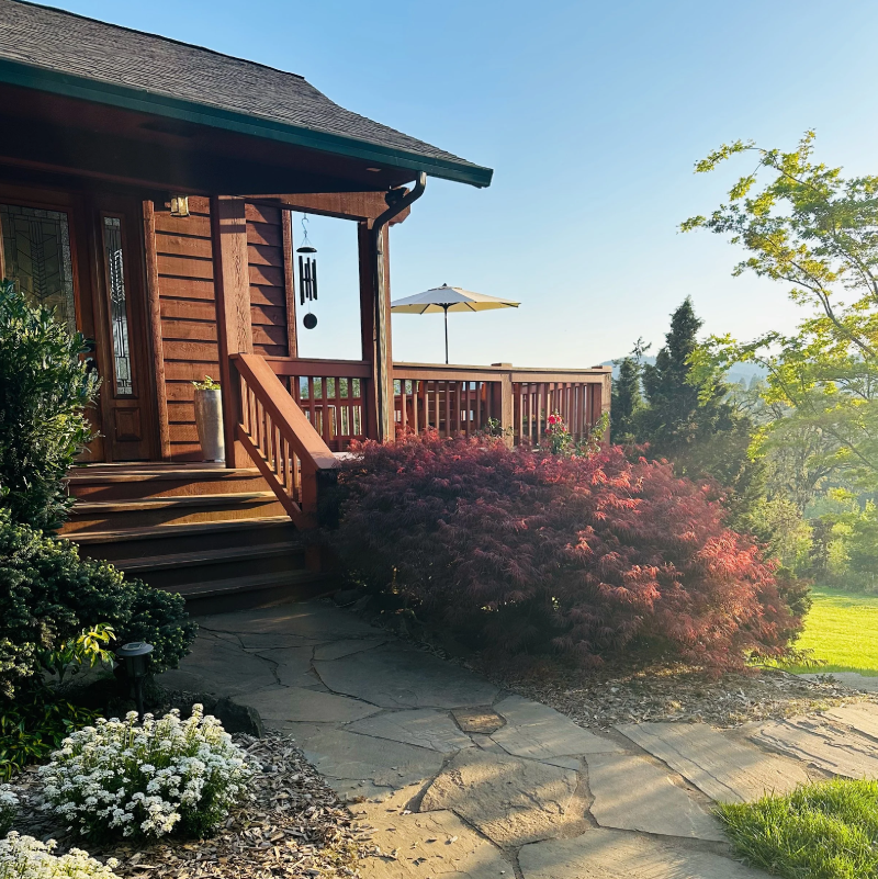 Lonesome Rock Tasting House Carlton Oregon