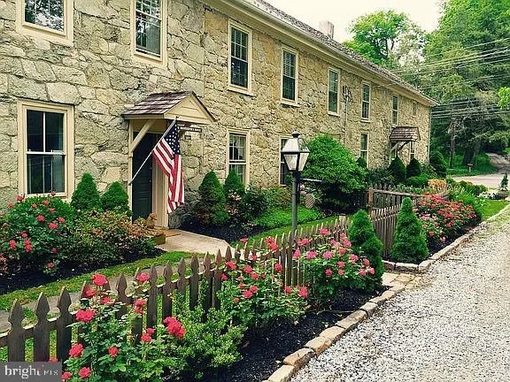 The Shoppe Keeper's House