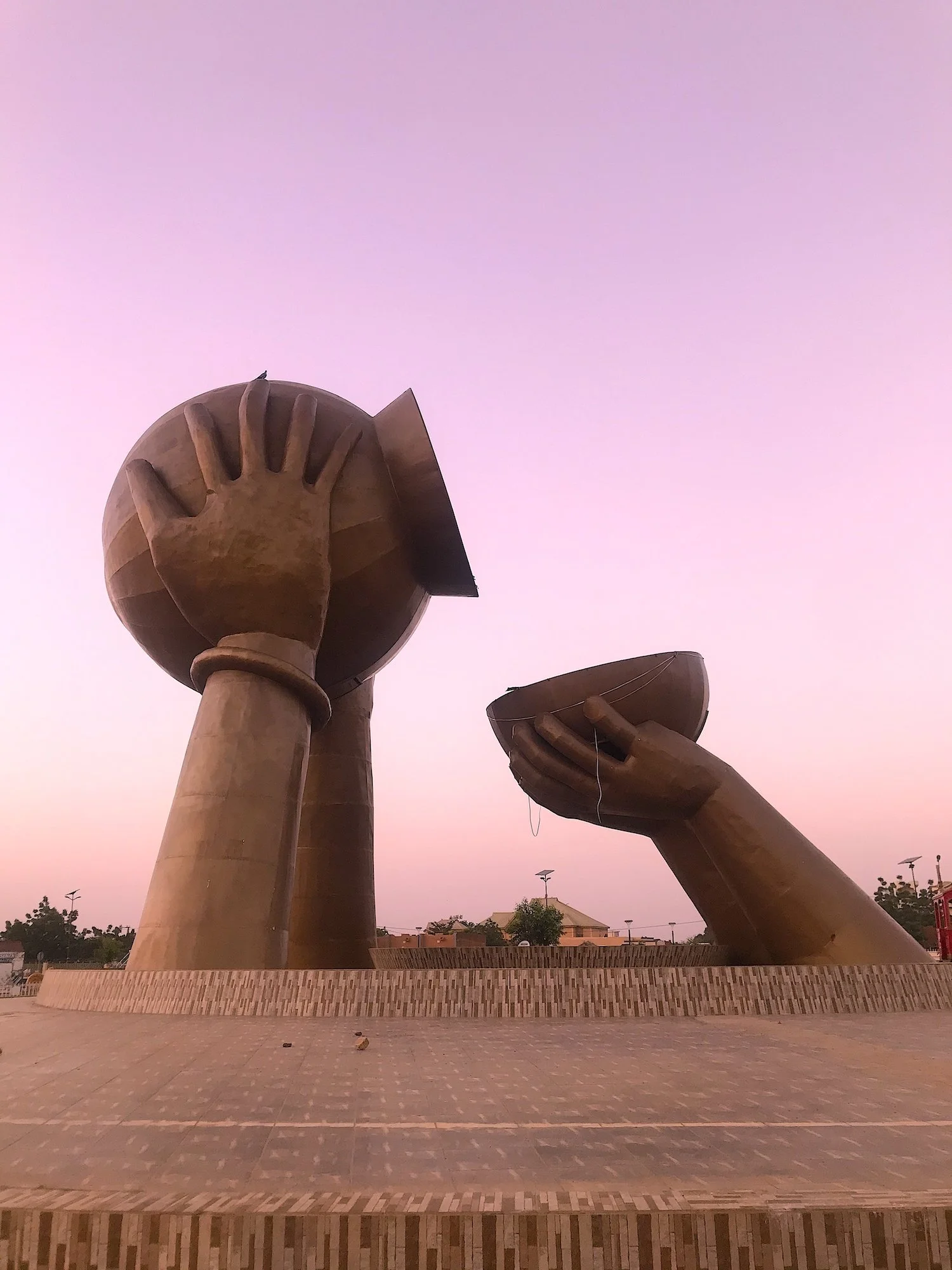 Niger statue 1.7MB (Nellie) .jpg