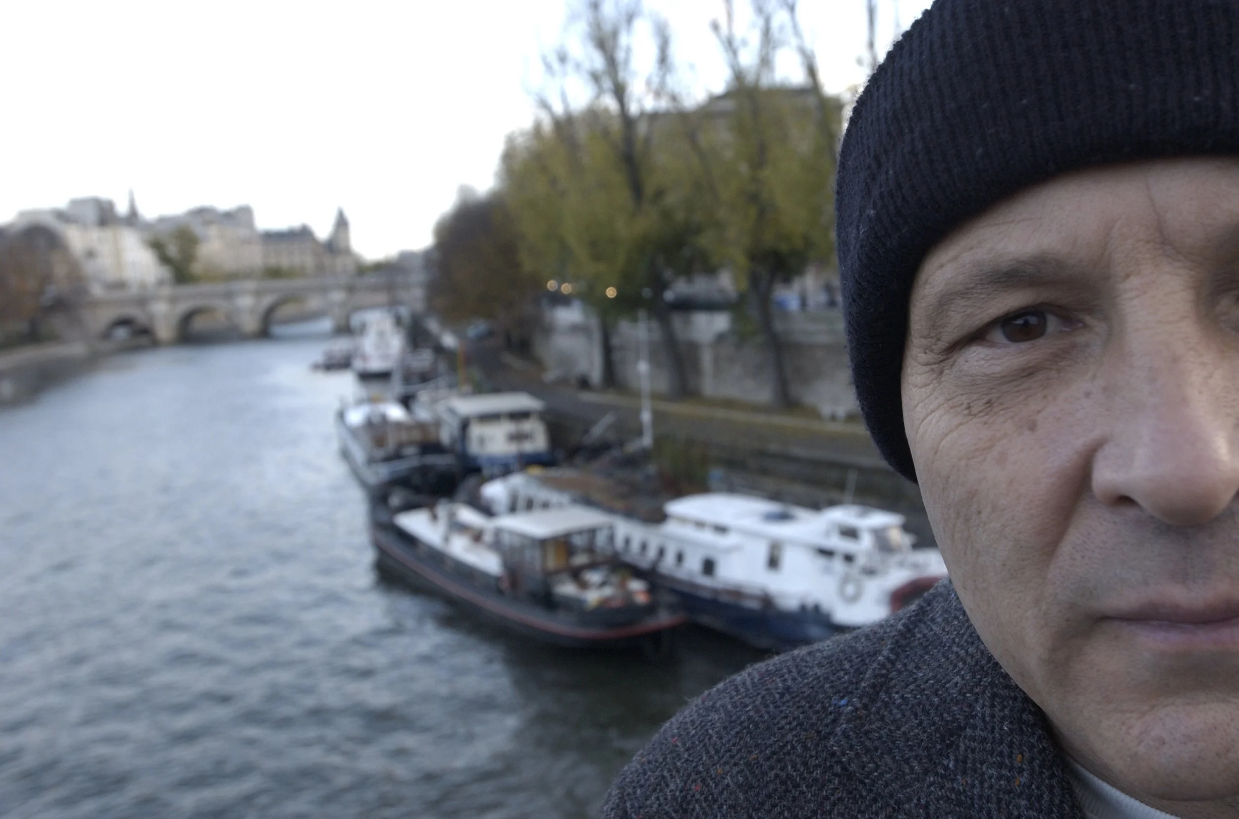 Navé-One eye Pont des Arts.jpg