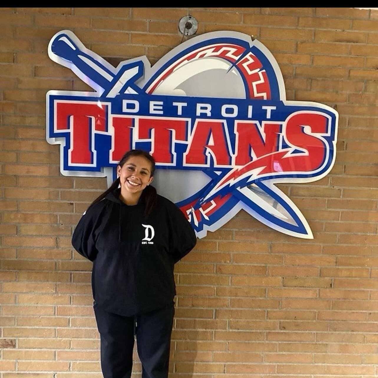 Congratulations Maria!!! Our very own @mvc2024 has just committed to @detroitmercywlax 🔥🔥🔥 #hardworkpaysoff