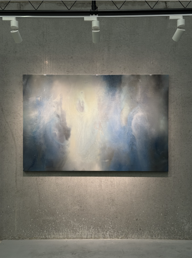 Alone 
*In situ ( Studio) 