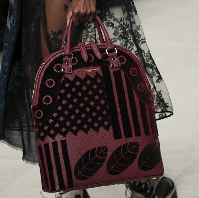 Burberry-Fall-2014-Runway-Bags-36.jpeg