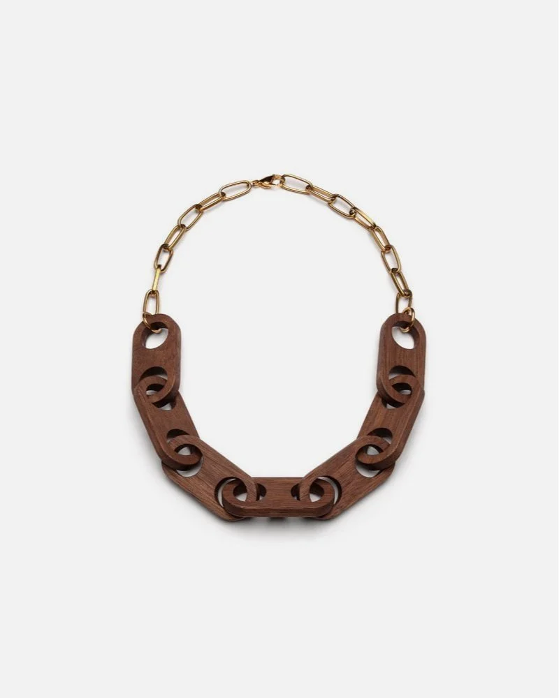 Wooden chain necklace by Canadian jewelry designer Vivi Lamarre
