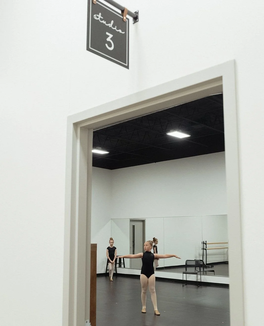 We hope you all had a restful and joyful Thanksgiving! 🤍 We are so pumped to be back in the studio with all our precious dancers! 😆