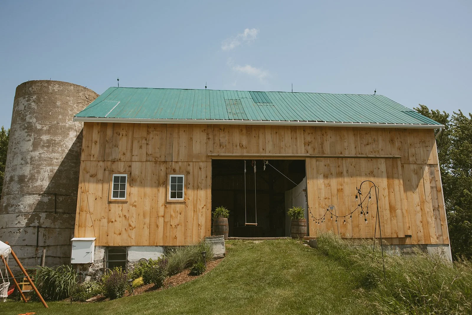 DebAlexWedding_CocktailHour_BrynnePhoto-10_websize (1).jpg