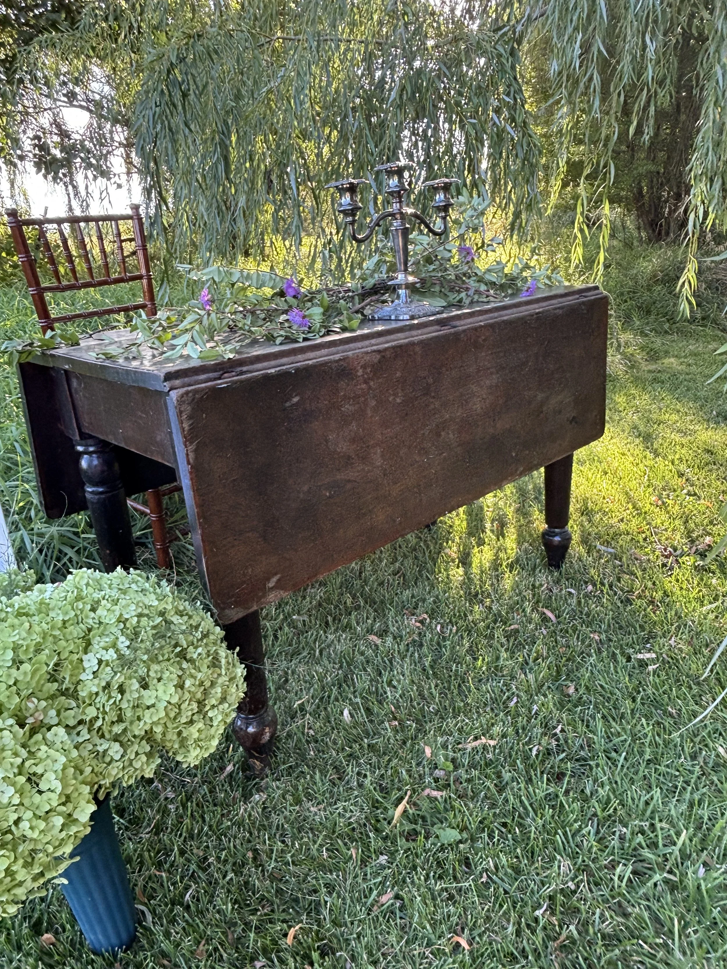 Dropleaf Signing Table