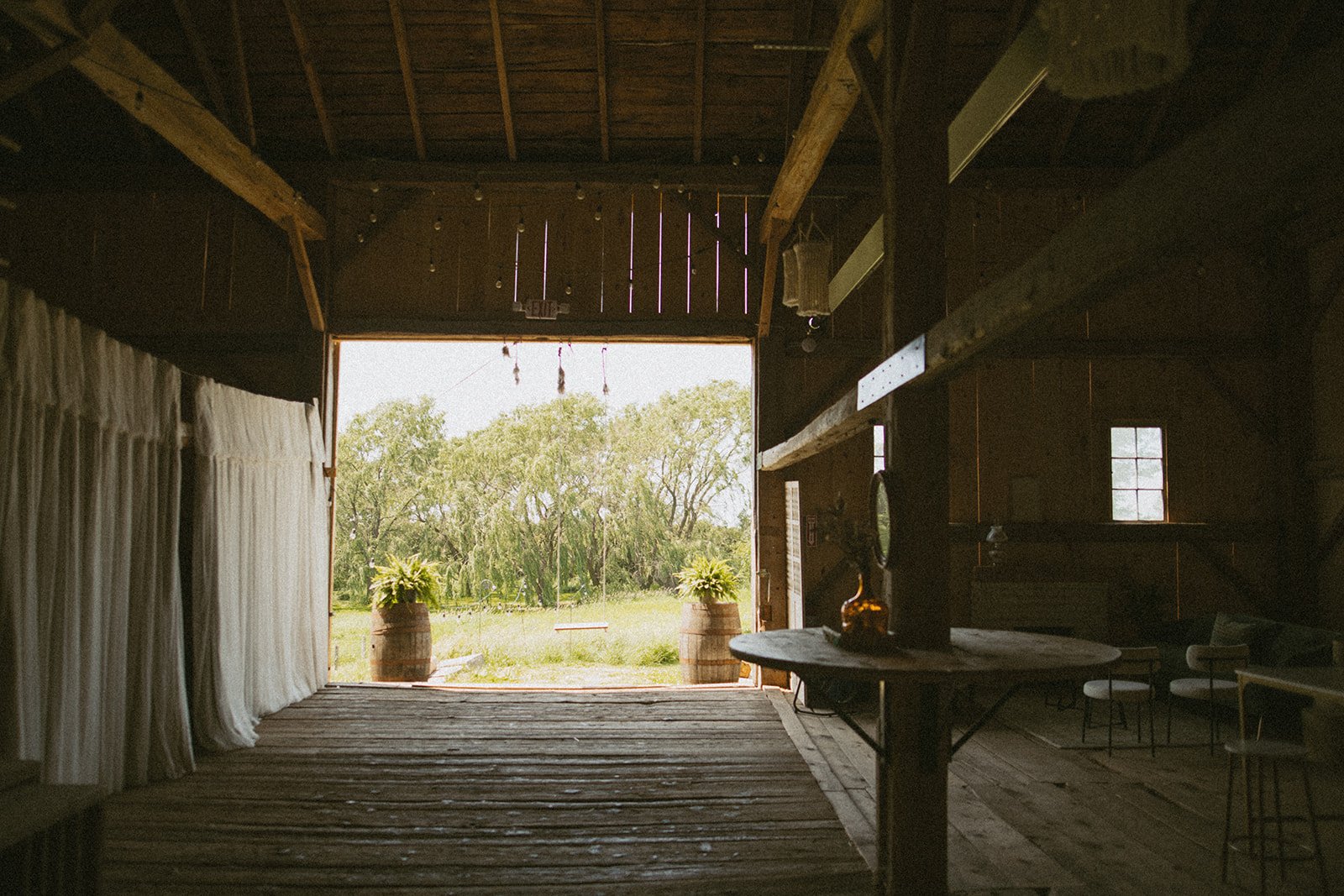 DebAlexWedding_CocktailHour_BrynnePhoto-6_websize (1).jpg