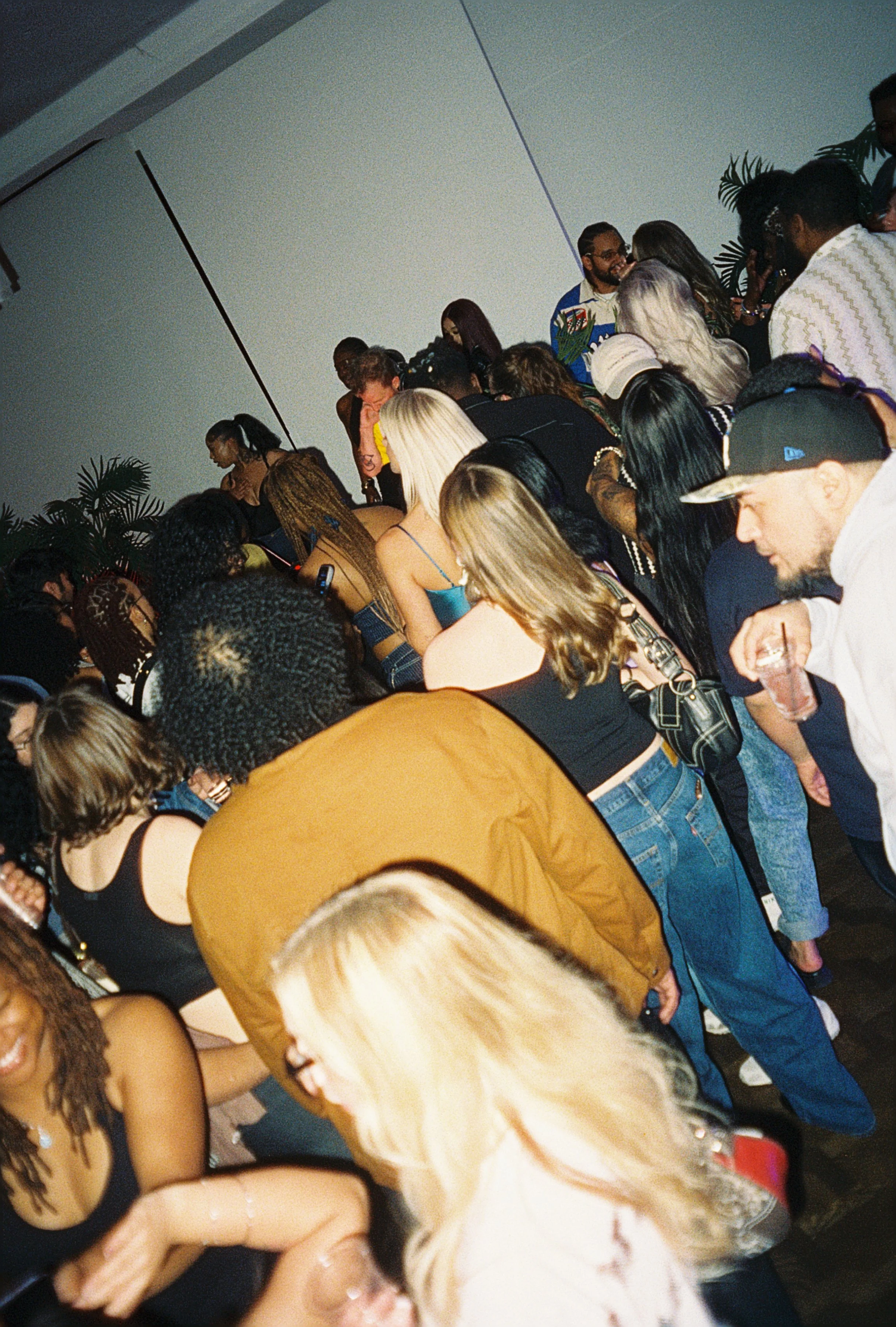 R1-05094-0014.JPG