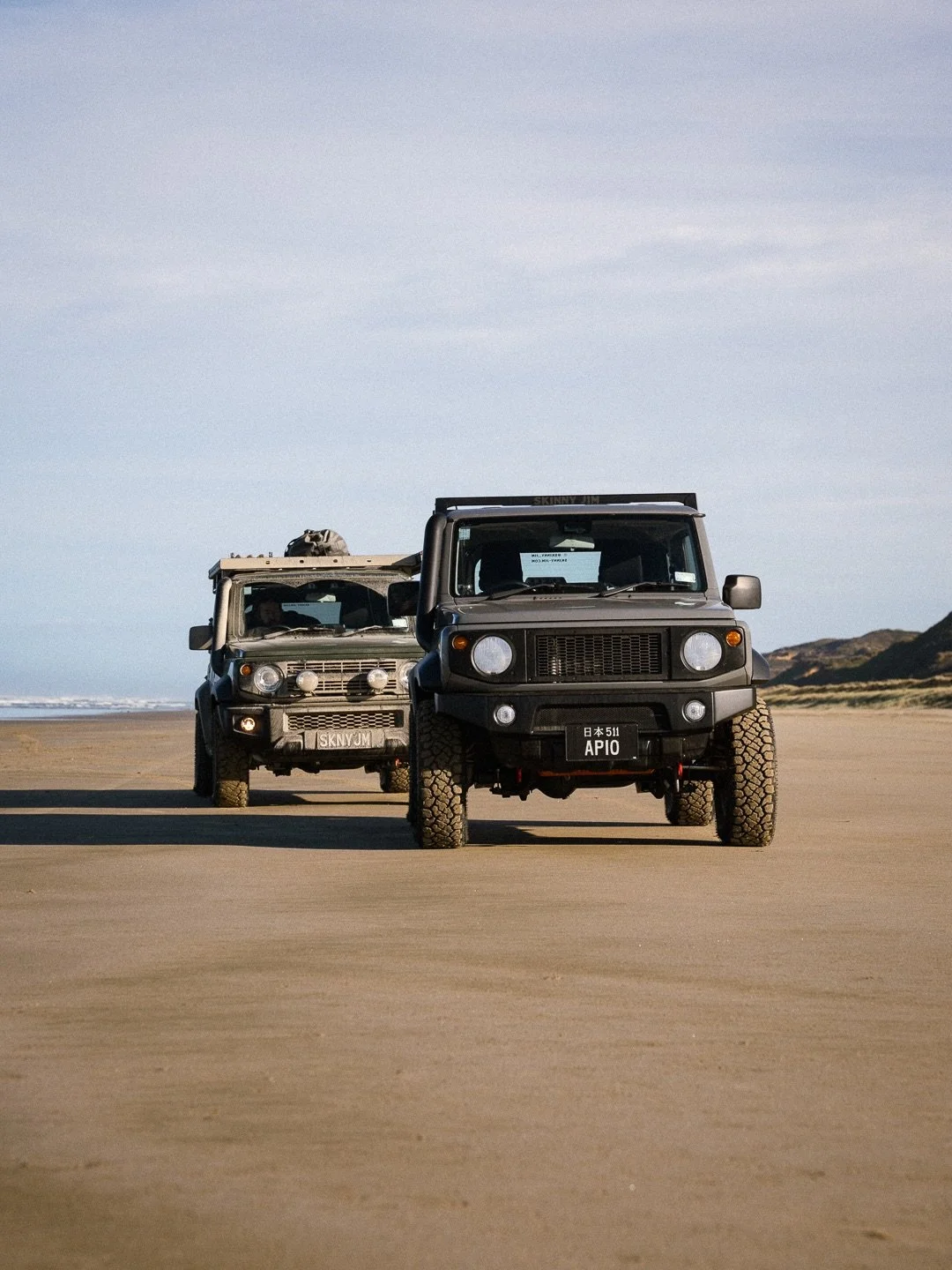 🤝 quite liking this little duo

And yes more info on our Double Decker rear door setup coming next week! Cosied up nicely to the 15&rdquo; APIO Wildboar Ventura here 🦾