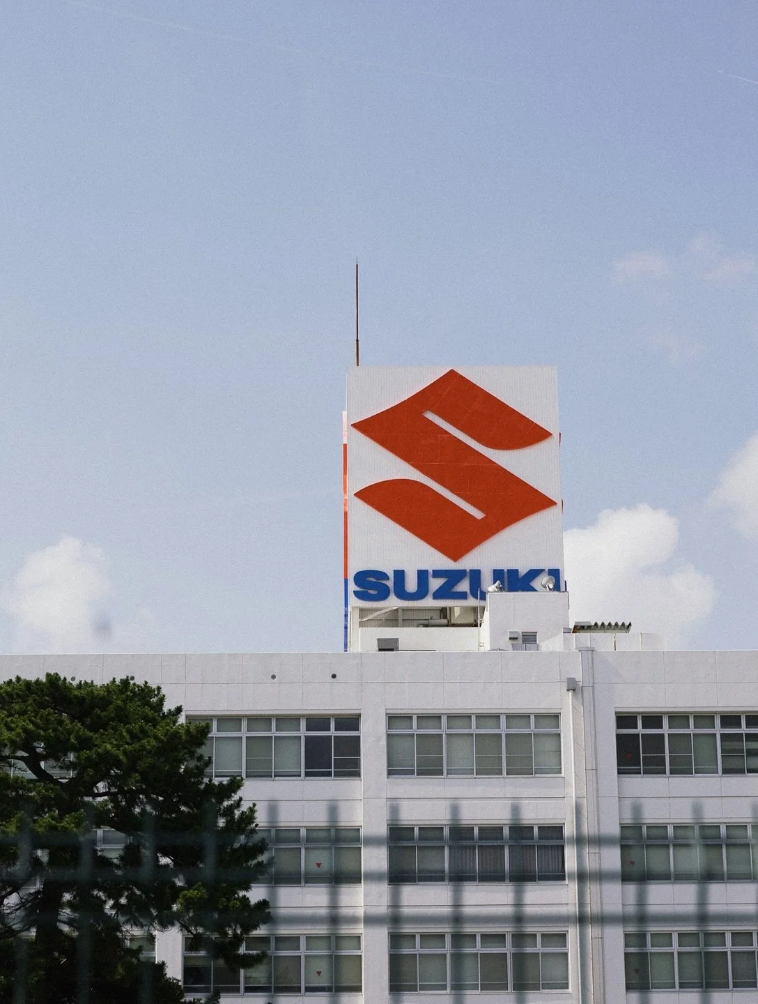 A massive Zuk logo and a Jimny chopped in half. What more could you ask for?
