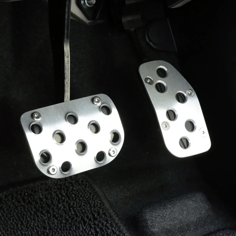 APIO Auto pedals in car.webp