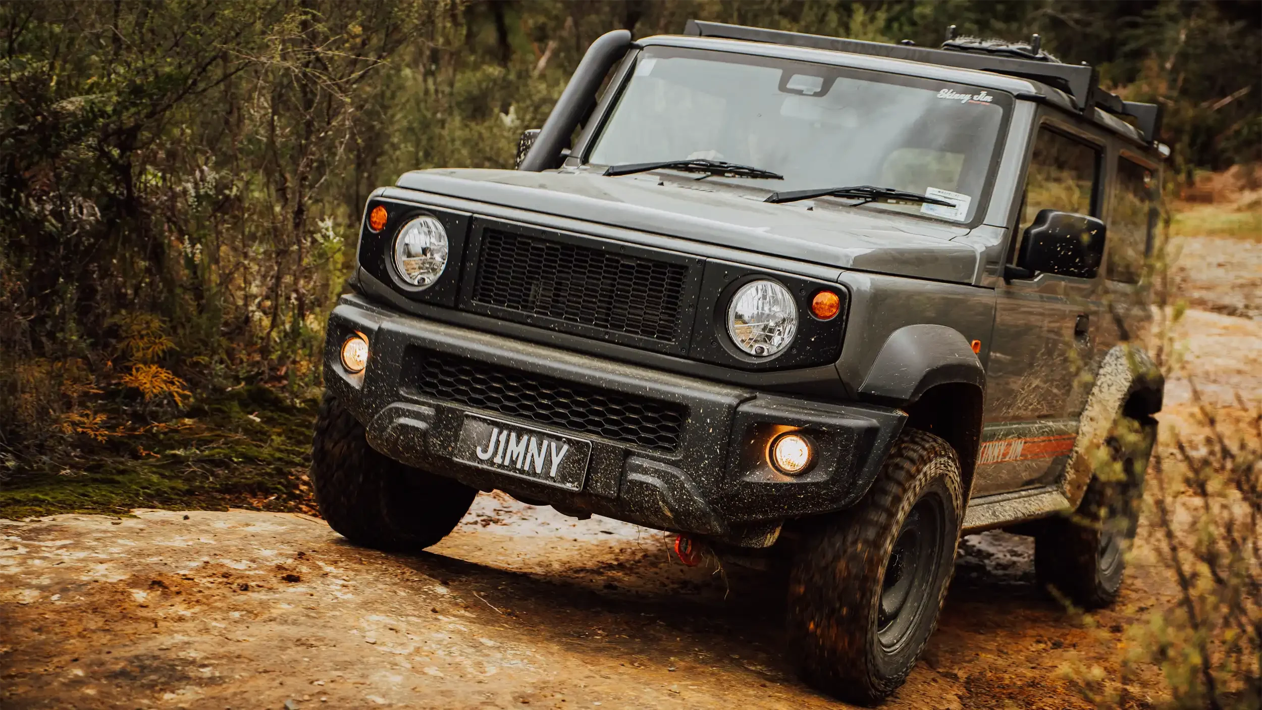 Suzuki Jimny offroad with Apio layered grille