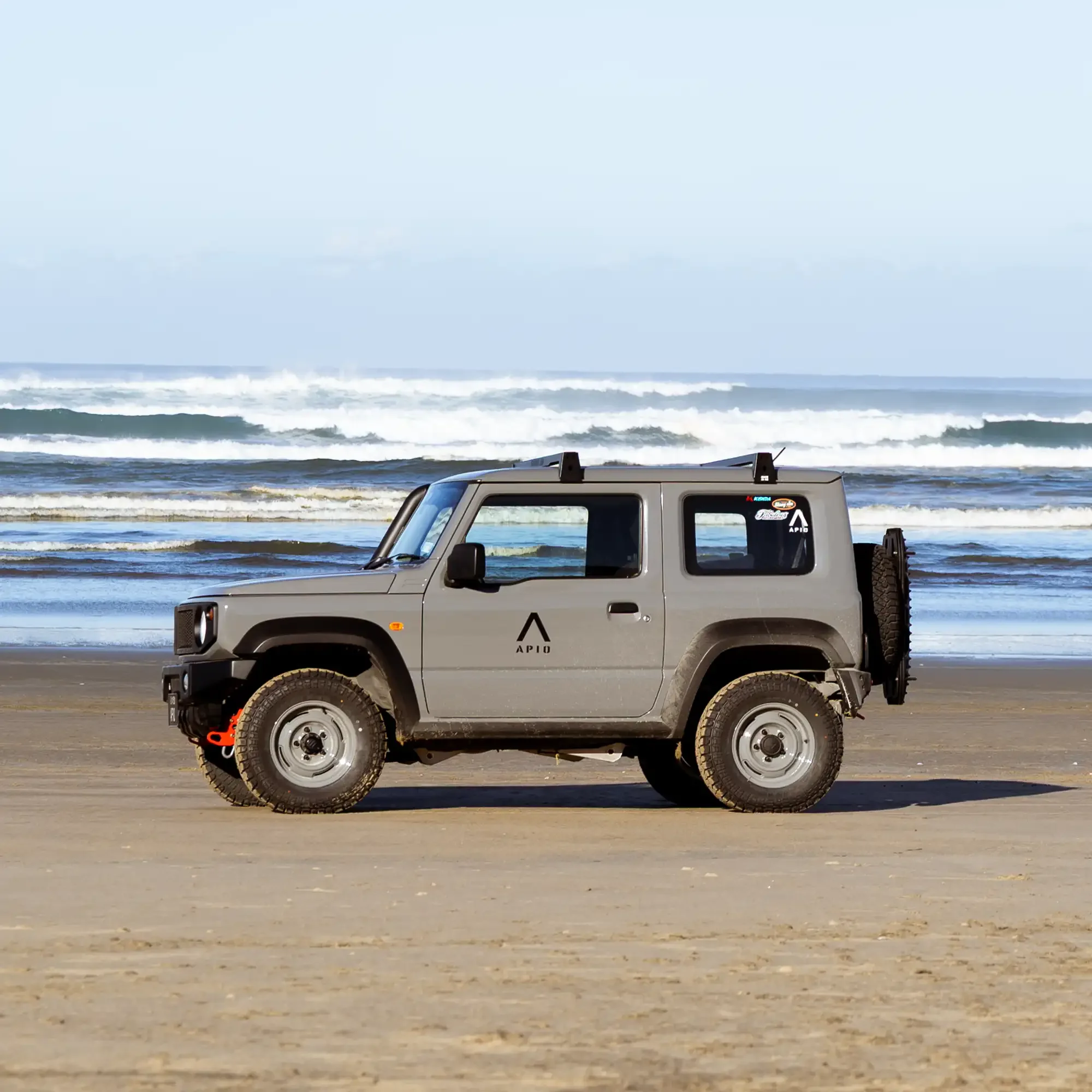 Apio Wildboar Iron Grey Beach.webp