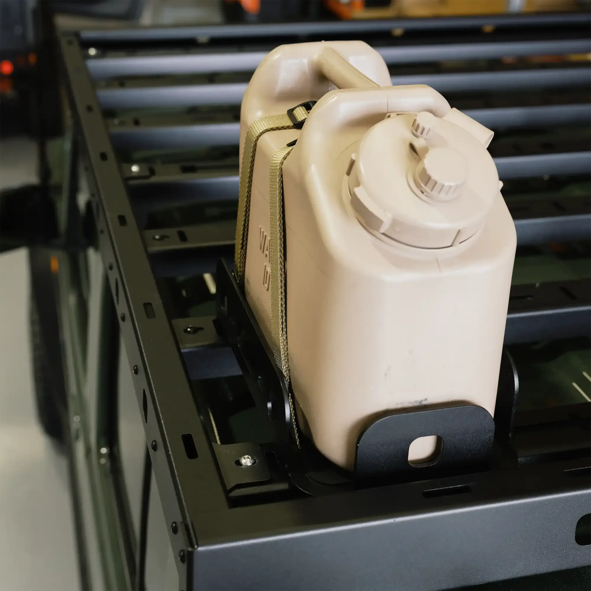 jerry can roof platform mount.webp
