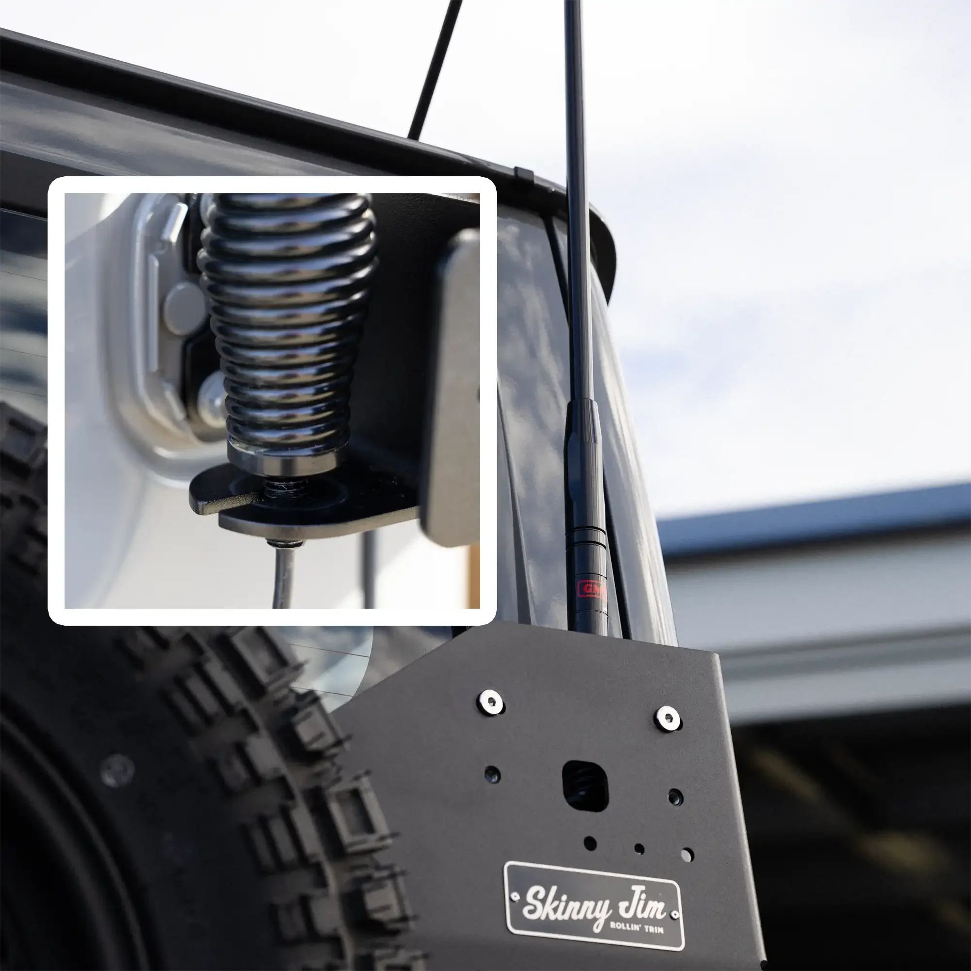 Suzuki Jimny Rear UHF Mount.webp