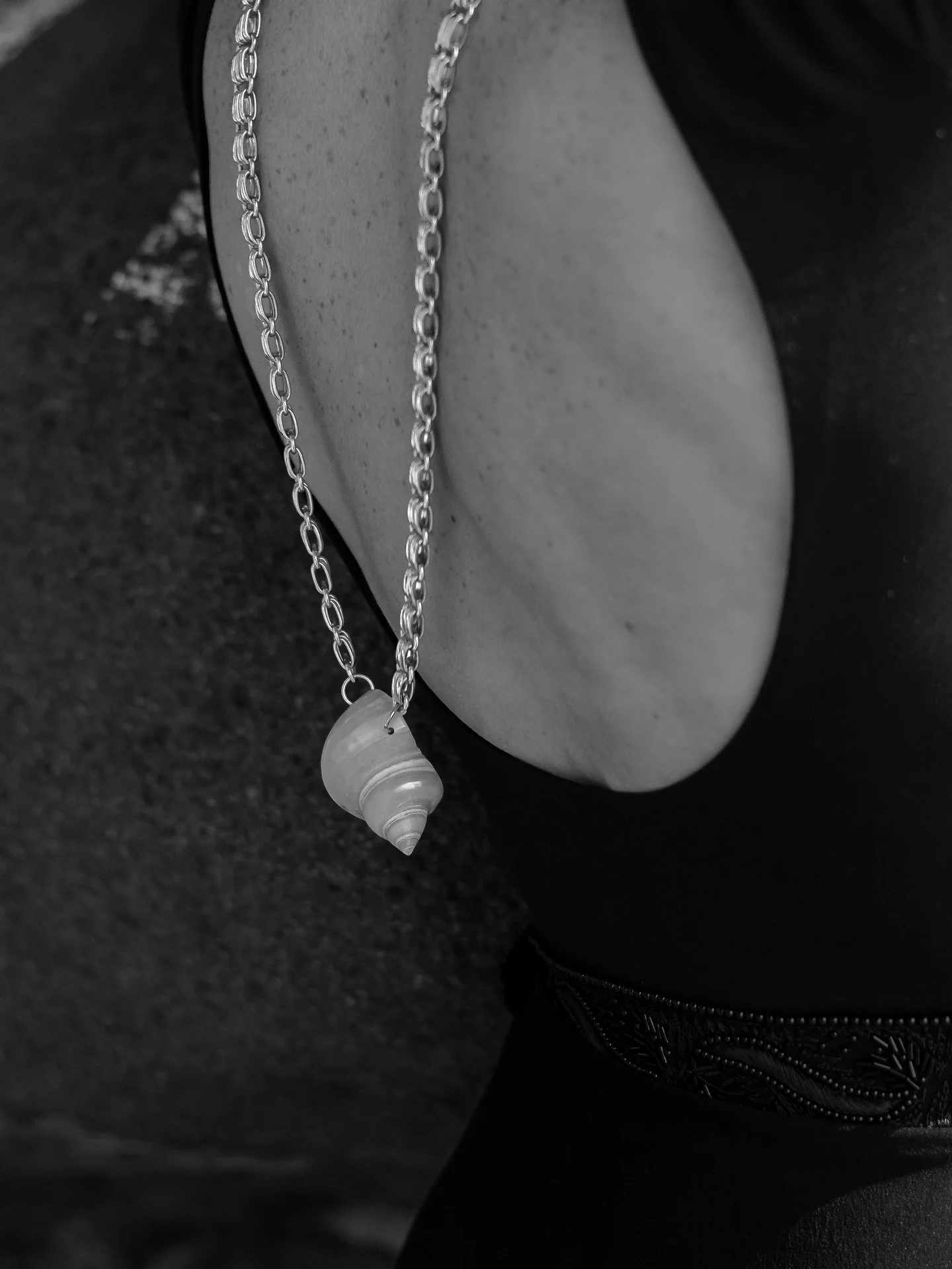 Where Art Meets Adornment: A Journey in Black &amp; White. 🐚🌊