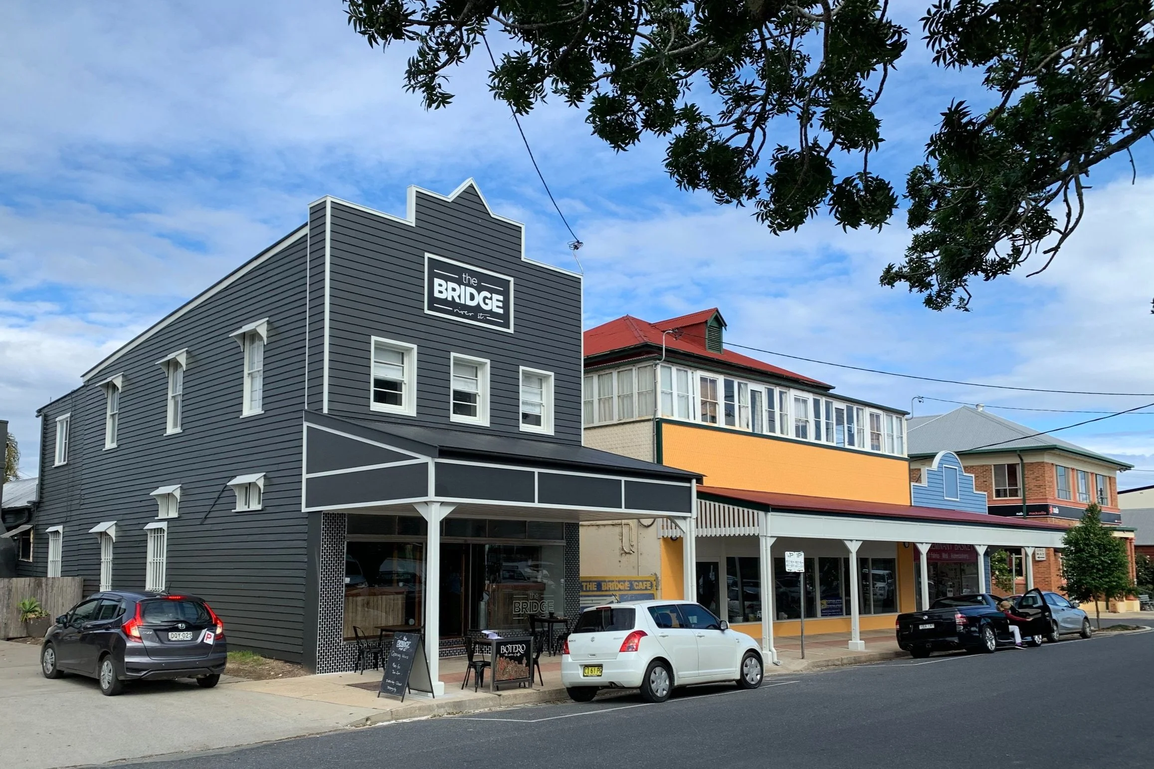 Five Verandahs - Macksville Main Street