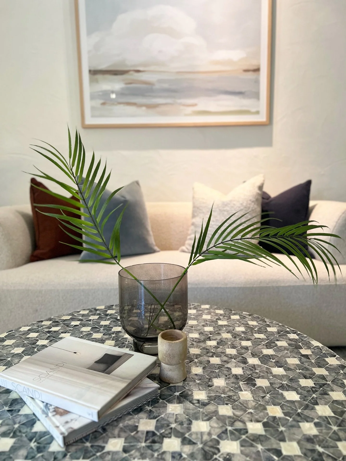 The sweetest “little” Brinkin apartment π©΅
This sunlight property was screaming for coastal vibes, but with a modern touch. Our team went in with bright whites, blue textures, lots of timber and of course pops of those Territory inspired