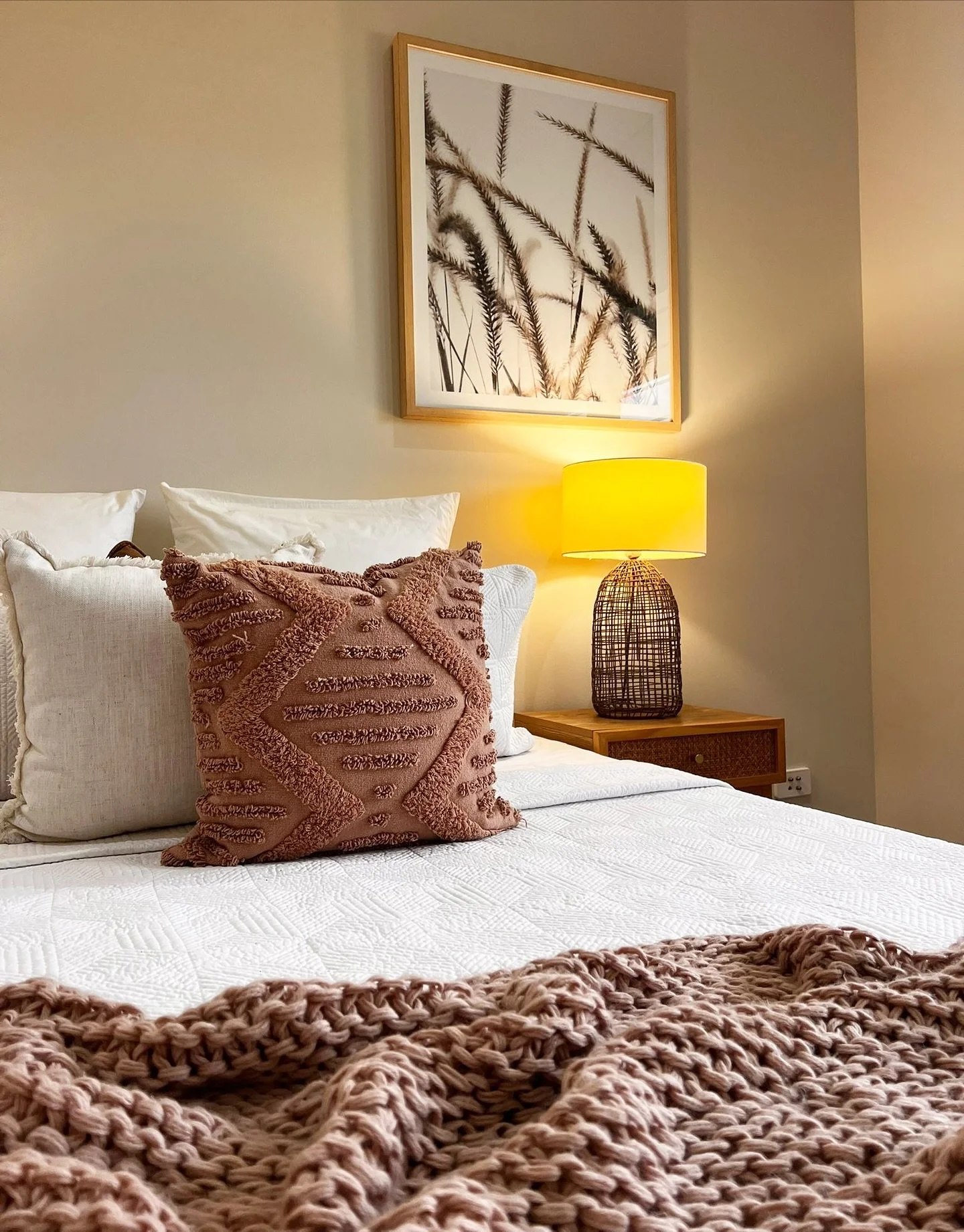 Just like the audio selected reads πΆ 
Reset, restart, refocus β¨
Our legendary styling team leant into the colours of this property and refreshed it into something new whilst maintaining the cosy vibes π€
Agent | @raywhitedarwin