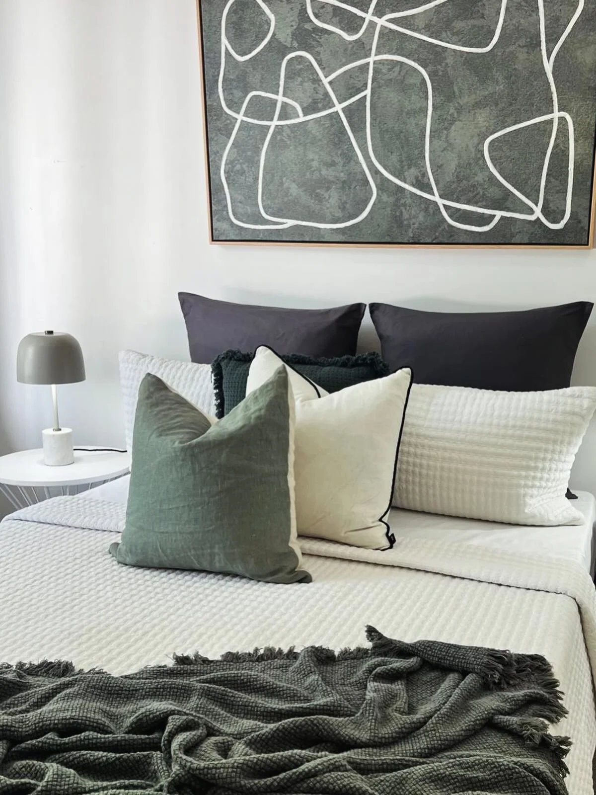 Fannie bay living at its best 🌿✨

Welcome to Bayview Street &mdash; a beautifully styled 2-bedroom townhouse that blends comfort and simplicity. Think soft natural tones, light-filled spaces, and a relaxed atmosphere that instantly feels like home. 