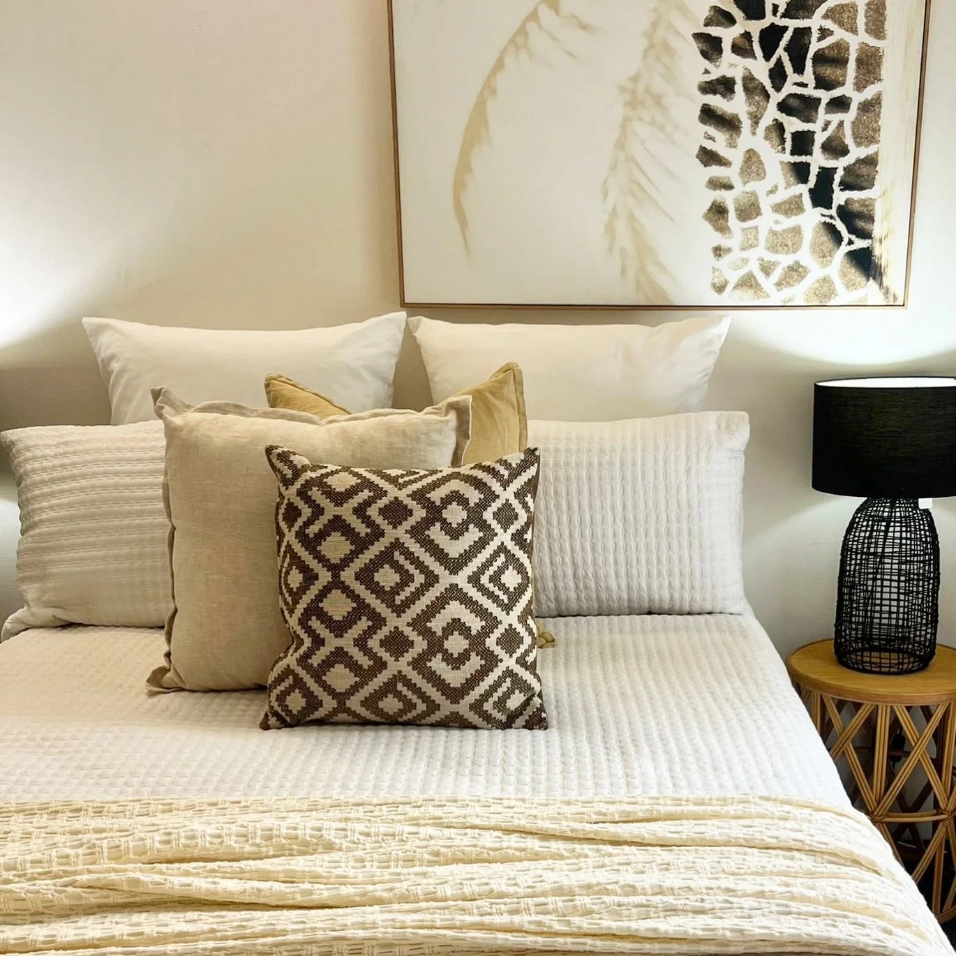 What a dreamy property in Nightcliff 🌴 
It&rsquo;s got it all, charming arch ways, cosy spaces and leafy gardens surrounding you for privacy. This is such a special home and our styling team honed in on that, making it feel like the perfect family h