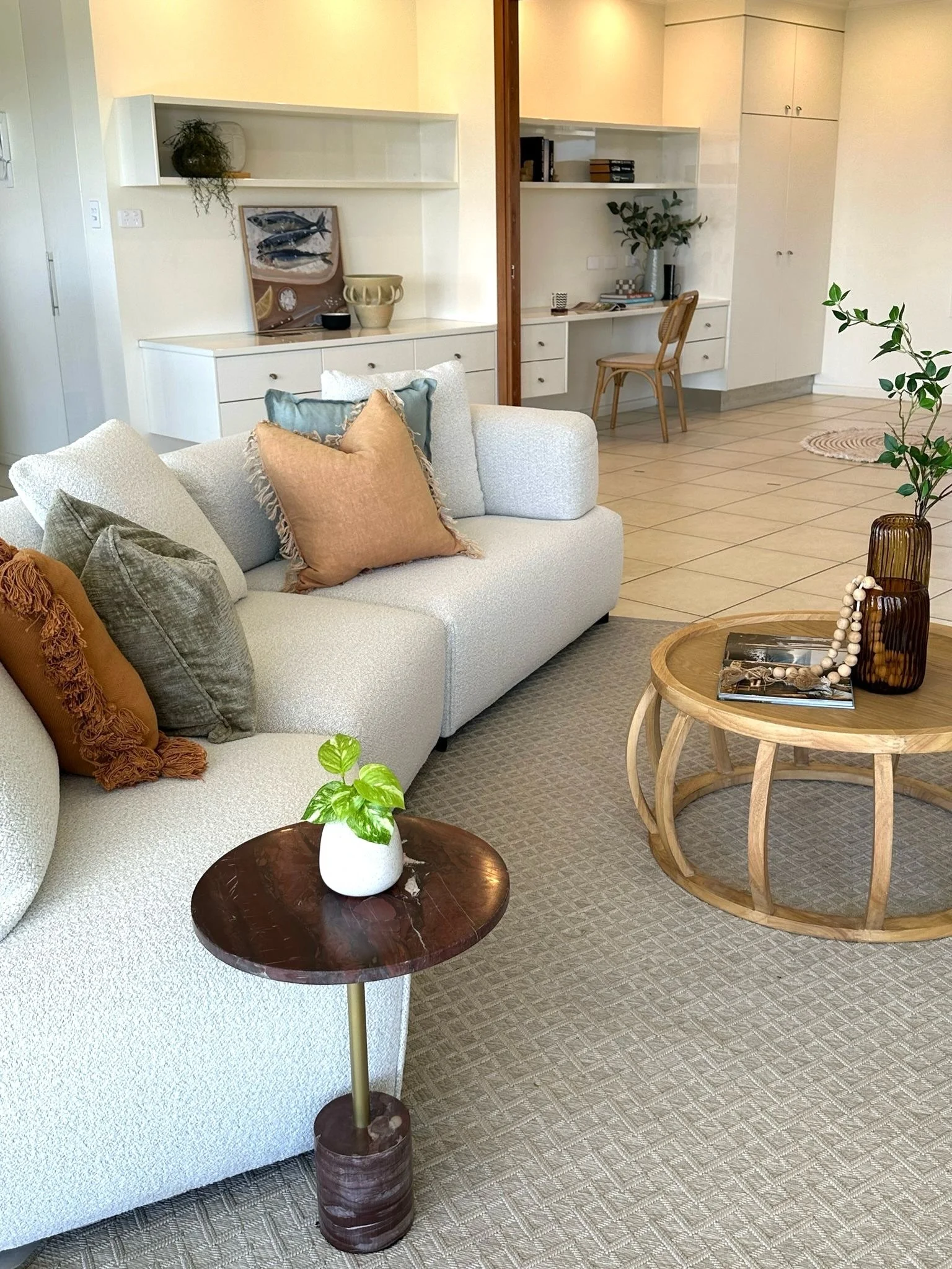 An epic property in Larrakeyah 🩵
Impressive views, ocean breezes and an abundance of Territory luxe vibes, even the lift taking you directly into your apartment 💫
Styled with pops of blue, nods to the beauty of our ocean and lots of warmth and text