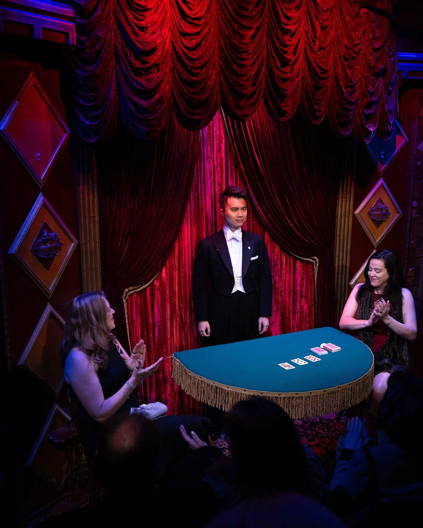 It has been a week since I made my sophomore appearance in the Close-Up Gallery at the @magiccastlehollywood. 
Here are some of my favorite shots by the talented @lmcaptured.

Even though this is my sophomore appearance, this is the first time I perf