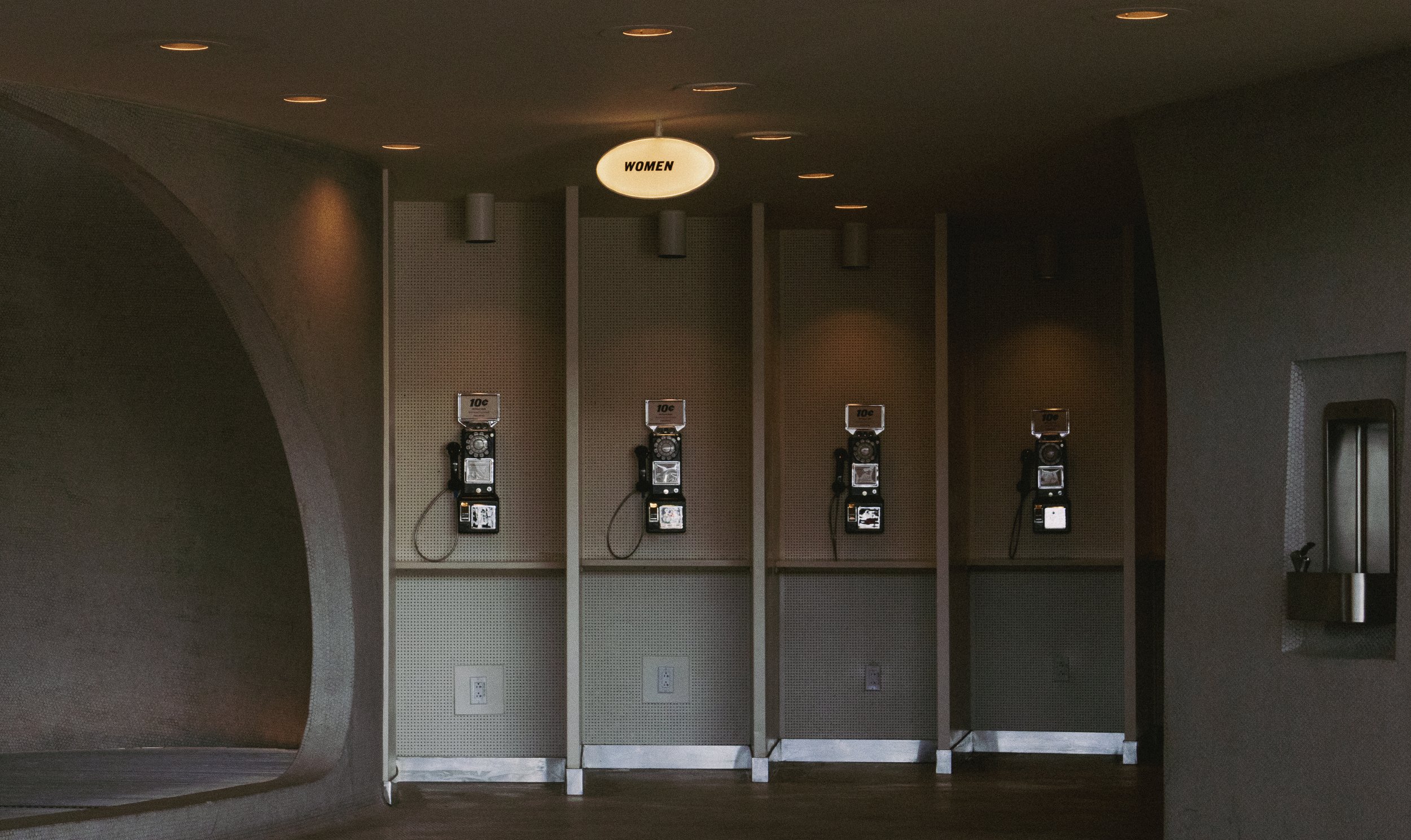 payphones (femme)
