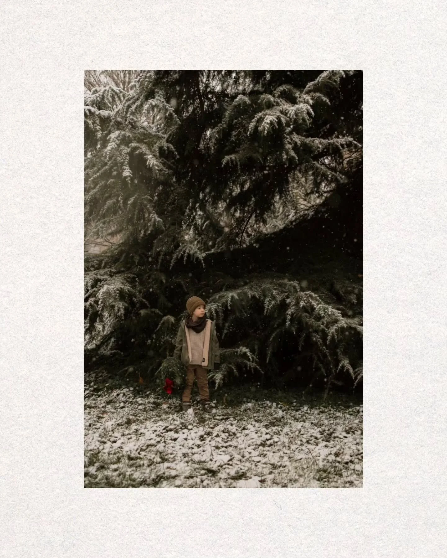 Ovih dana svi razmi&scaron;ljamo o poklonima 🎄
Ne&scaron;to &scaron;to će razveseliti, &scaron;to će imati smisla i &scaron;to neće zavr&scaron;iti u ladici.
A zapravo, ono najvrijednije &scaron;to možemo pokloniti su uspomene. Smijeh, zagrljaji, po