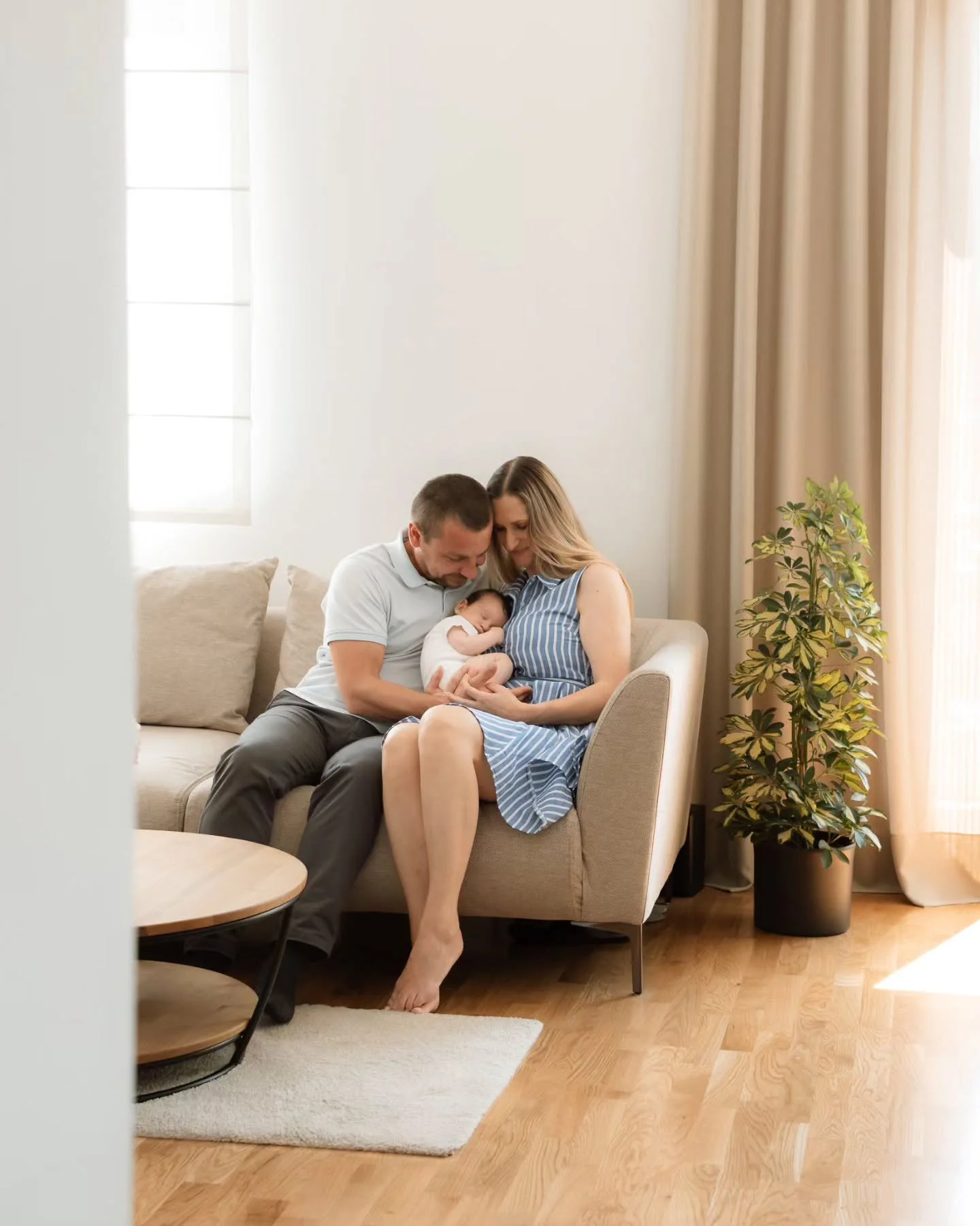 Tri otkucaja, jedan ritam ❤️

#fotografiranjebeba #slikanjeobitelji #obiteljskifotograf