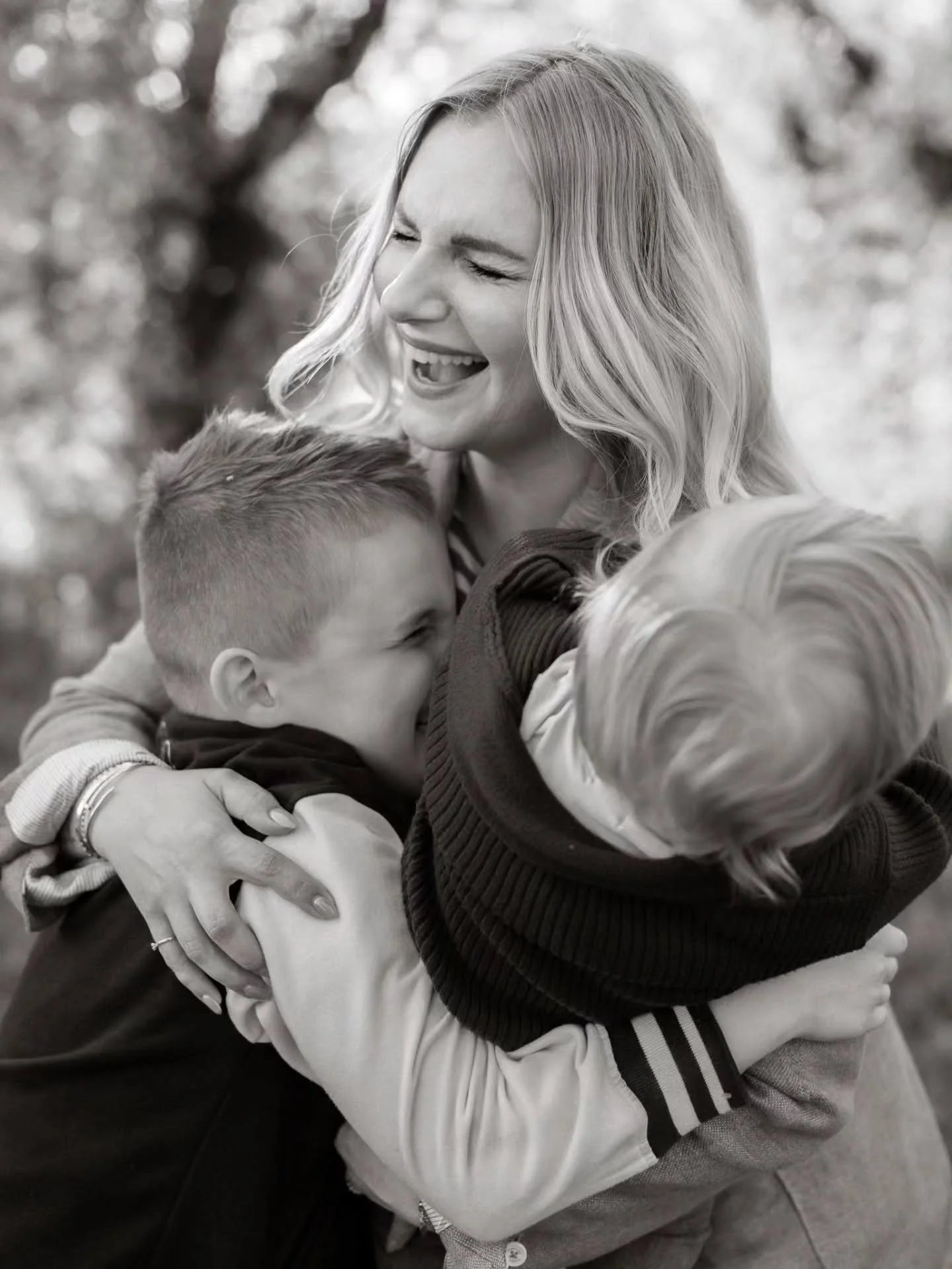 The joy of motherhood ❤️ 

#obiteljskeuspomene #obiteljskoslikanje #obiteljskifotografsvetanedelja