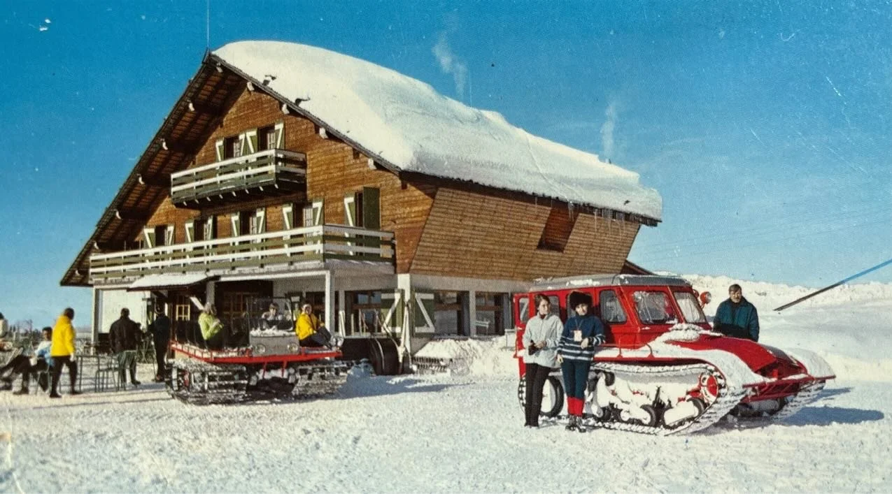 Avant que le printemps ne s&rsquo;installe doucement 🌱, on avait envie de vous partager une image du restaurant &agrave; l&rsquo;&eacute;poque des anciens propri&eacute;taires ! 

Quels changements avez-vous remarqu&eacute;s au fil des ann&eacute;es