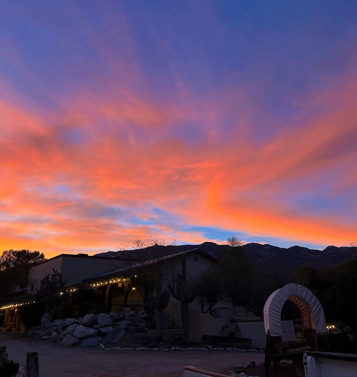 If you&rsquo;ve never seen a sunrise like this then you need to make Tucson your next travel destination!! ✈️

Spring break is filling up fast! Book now!

#tucson #travel #az #arizona #travelaz #sunrise #aesthetic #ranch #ranchlife #desert #earlymorn