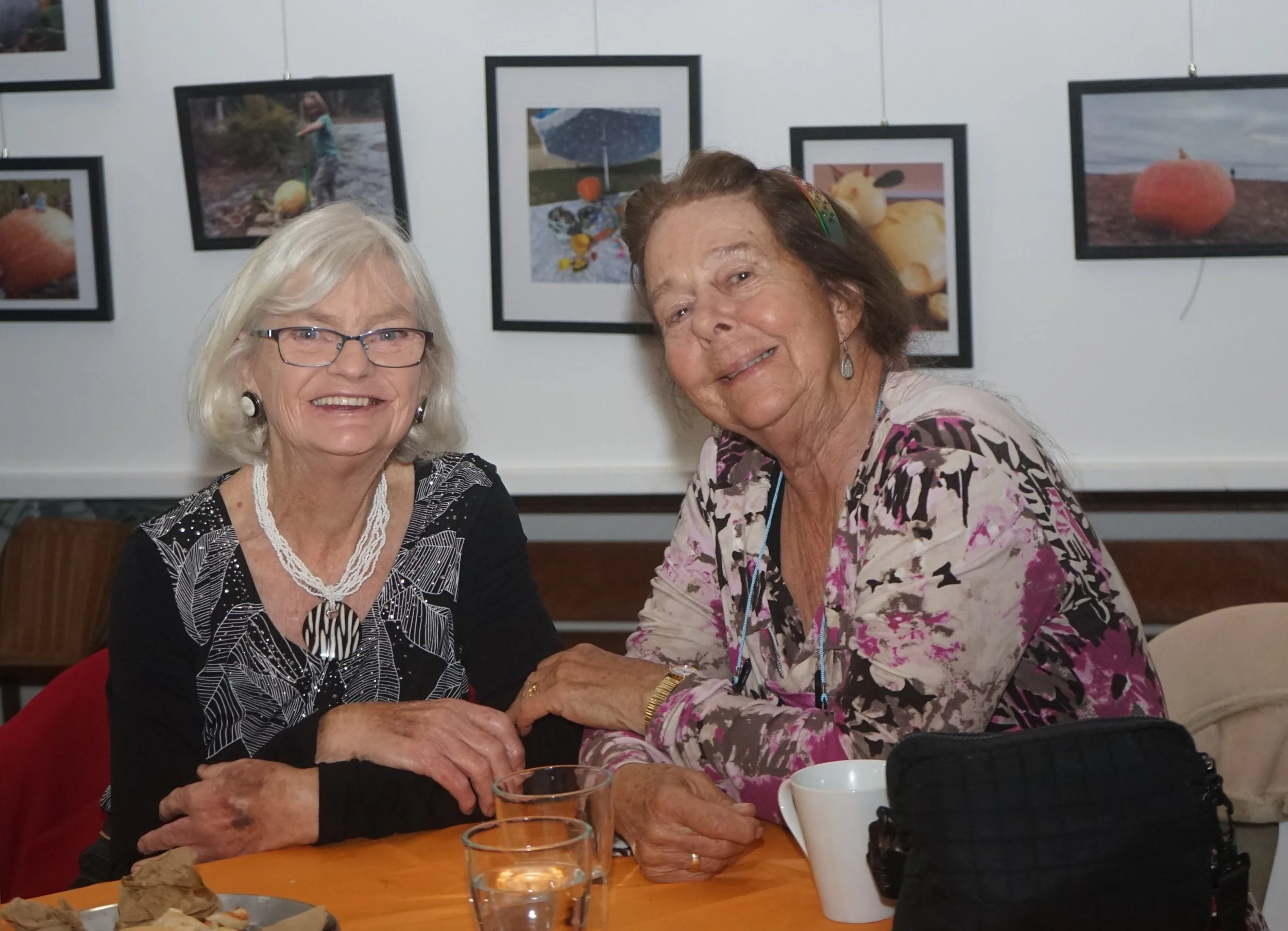  Nola Webber &amp; Doreen Rudd enjoy the evening
