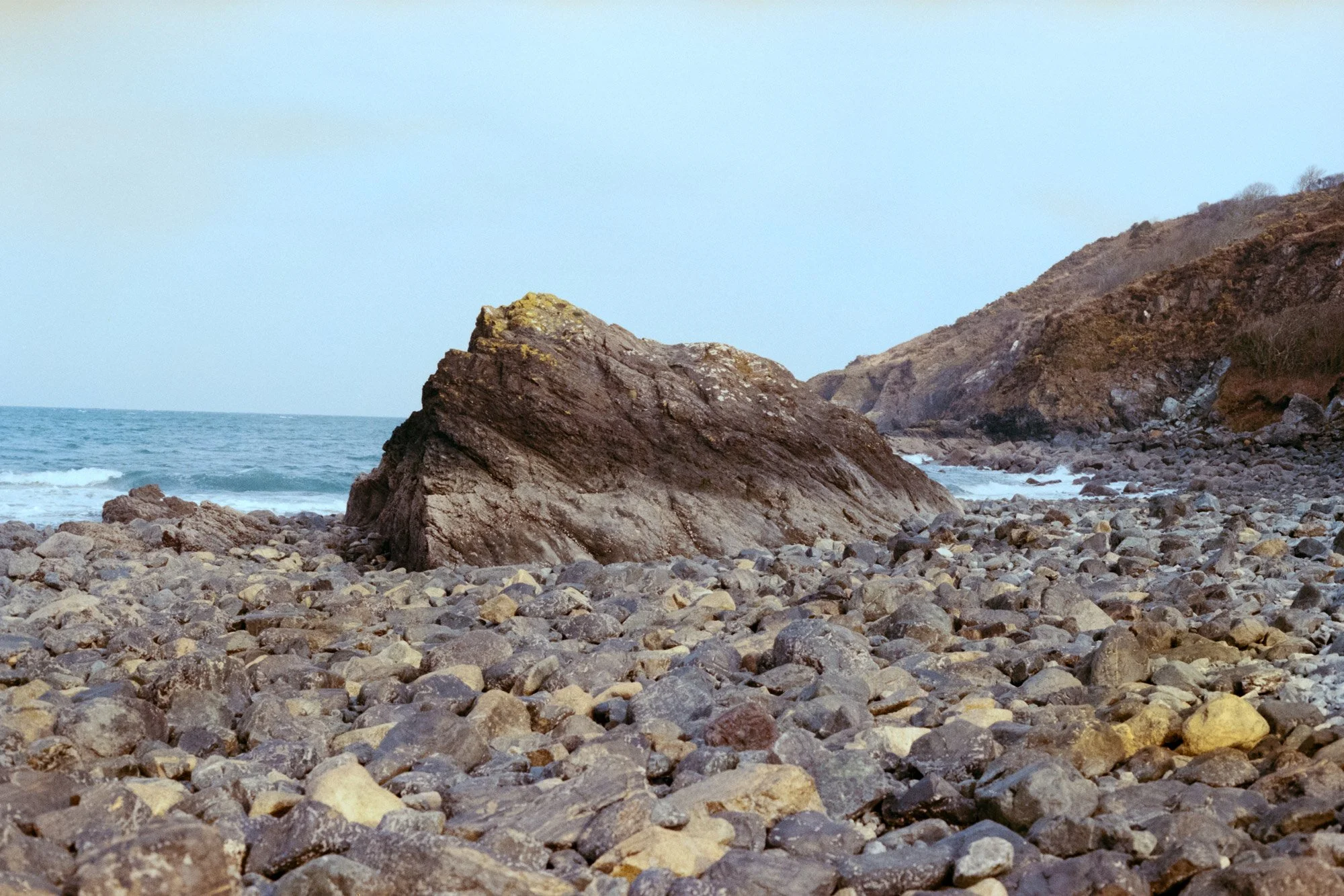 Where I Come Undone, 2025, archival pigment print on Hahnemühle Photo Rag Metallic, 35mm, 22 x 33 cm, edition of 8 + 2AP 