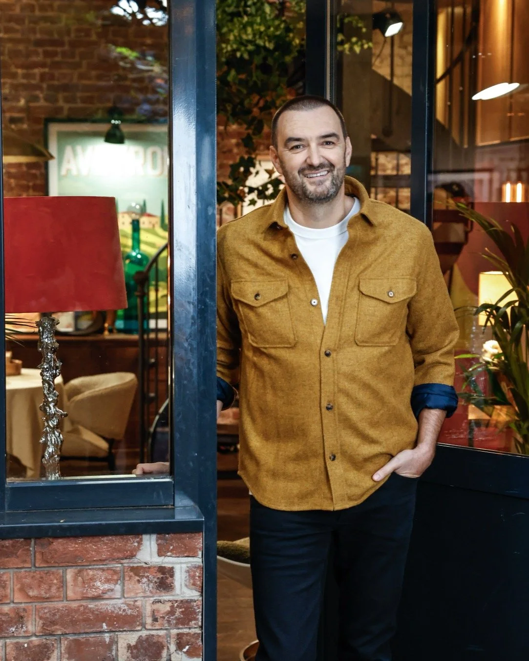 @cyril_lignac accueille chez lui trois personnalit&eacute;s pour une soir&eacute;e plac&eacute;e sous le signe de la cuisine et des confidences ! 

&Agrave; travers des plats qui ont marqu&eacute; leur enfance ou leur parcours, Cyril d&eacute;couvre 