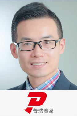 Porträt eines Mannes mit Brille, dunklem Haar und Anzug, vor grauem Hintergrund, mit einem roten Logo und chinesischer Schrift darunter.